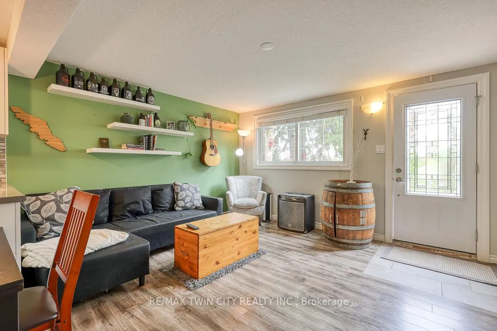 Photo 29 of 18 Charnwood Court, Kitchener — HOMEH