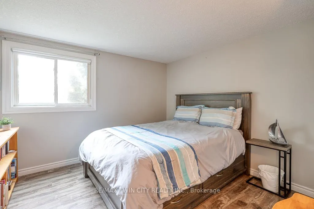 Photo 33 of 18 Charnwood Court, Kitchener — HOMEH