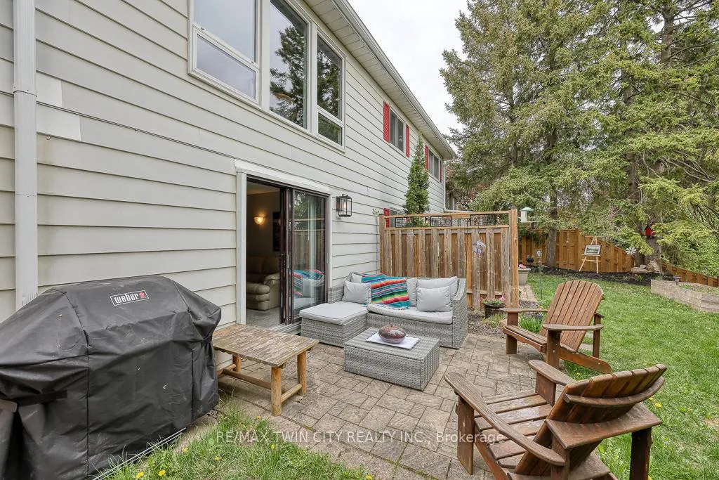 Photo 37 of 18 Charnwood Court, Kitchener — HOMEH