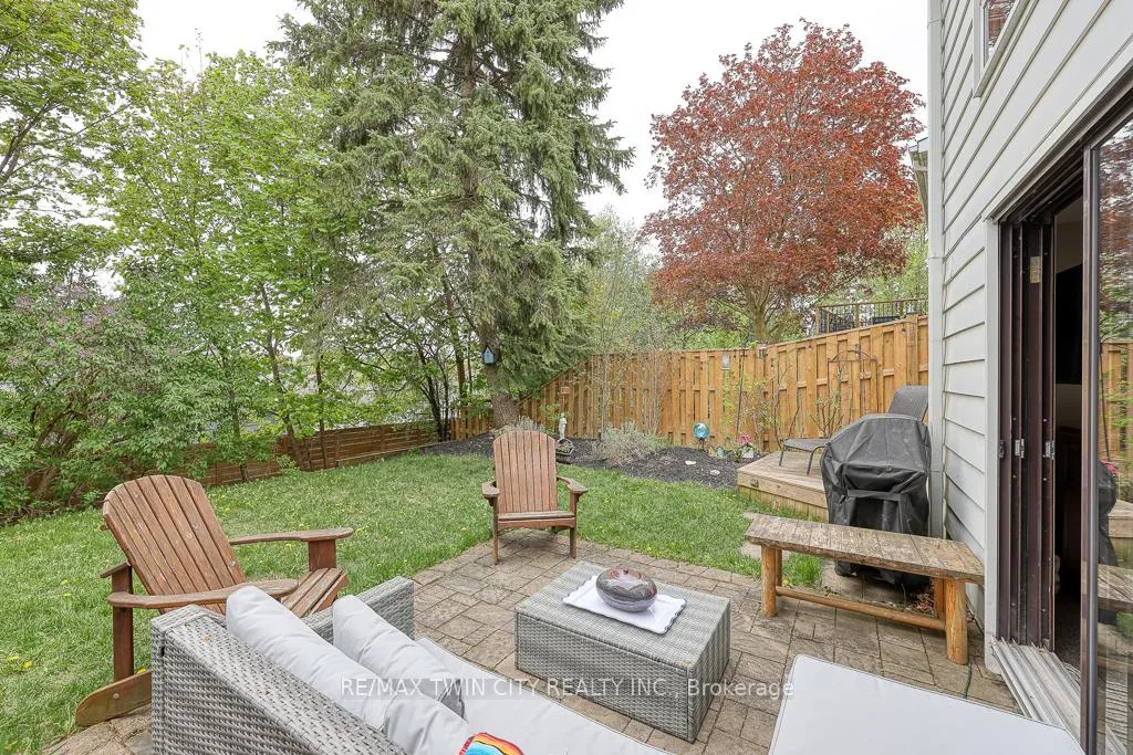 Photo 39 of 18 Charnwood Court, Kitchener — HOMEH
