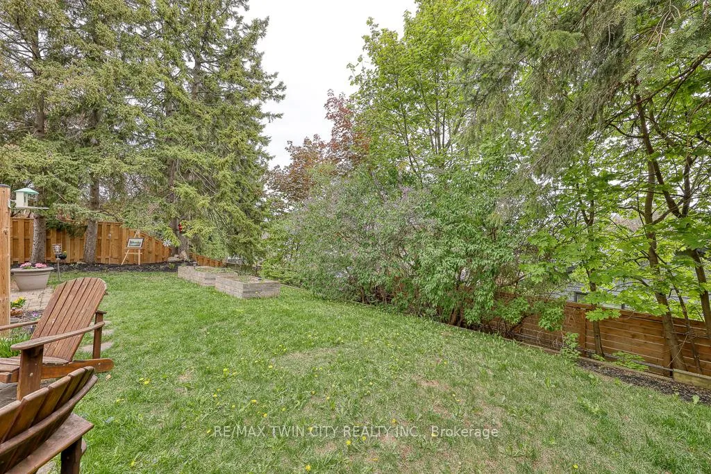 Photo 41 of 18 Charnwood Court, Kitchener — HOMEH