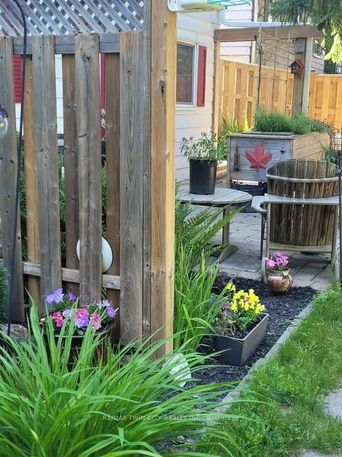 Photo 47 of 18 Charnwood Court, Kitchener — HOMEH