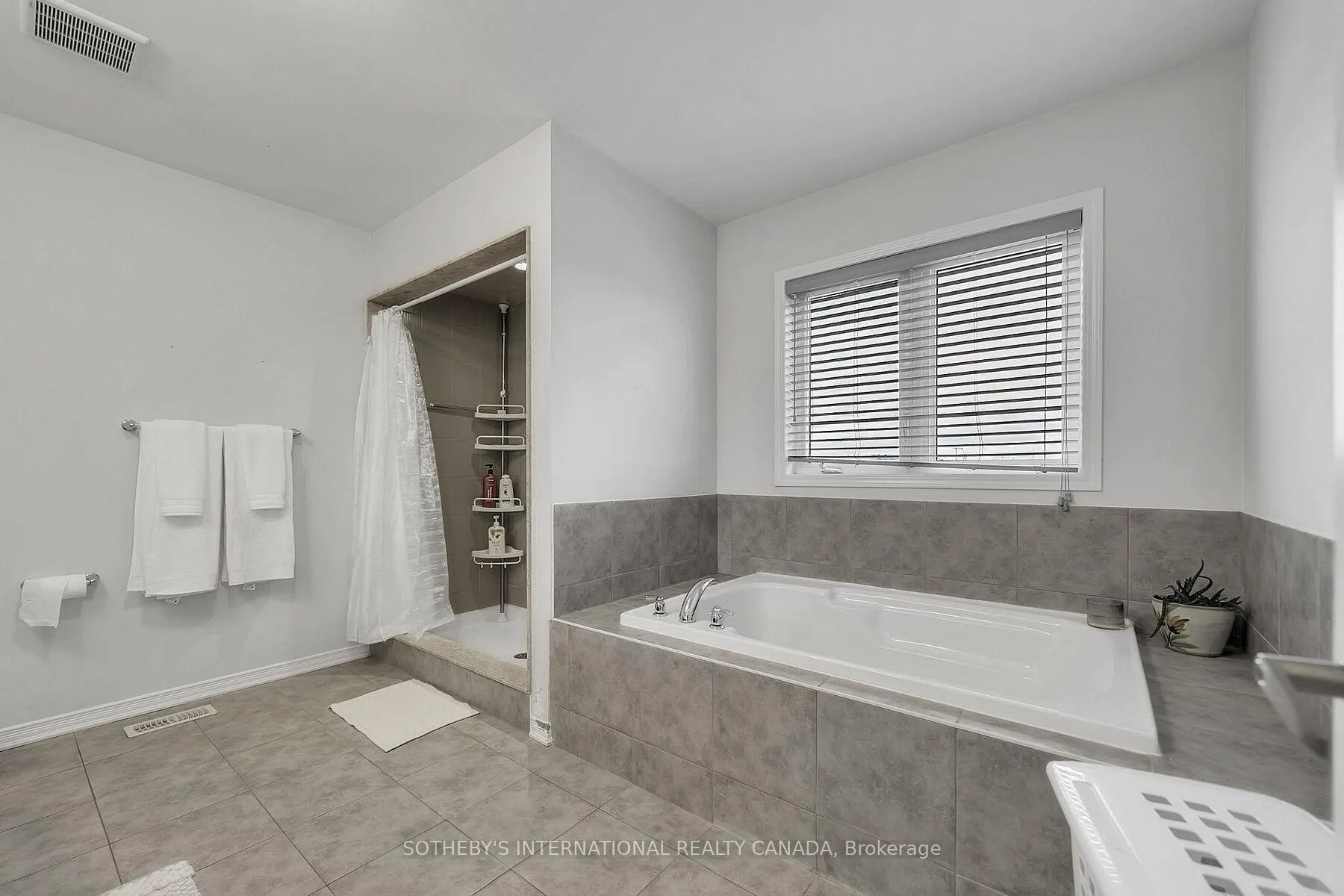 Photo 7 of 246 Dolman Street, Woolwich — HOMEH