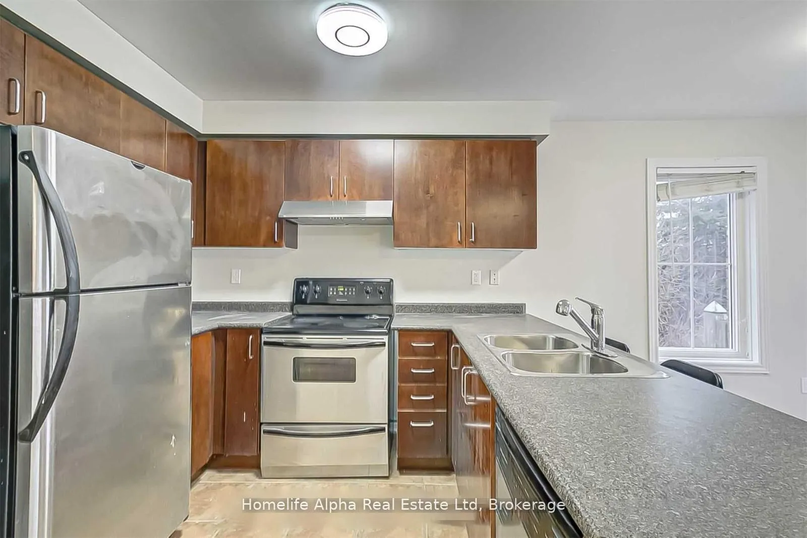 Photo 4 of 1947 Secretariat Place, Oshawa, Windfields — HOMEH