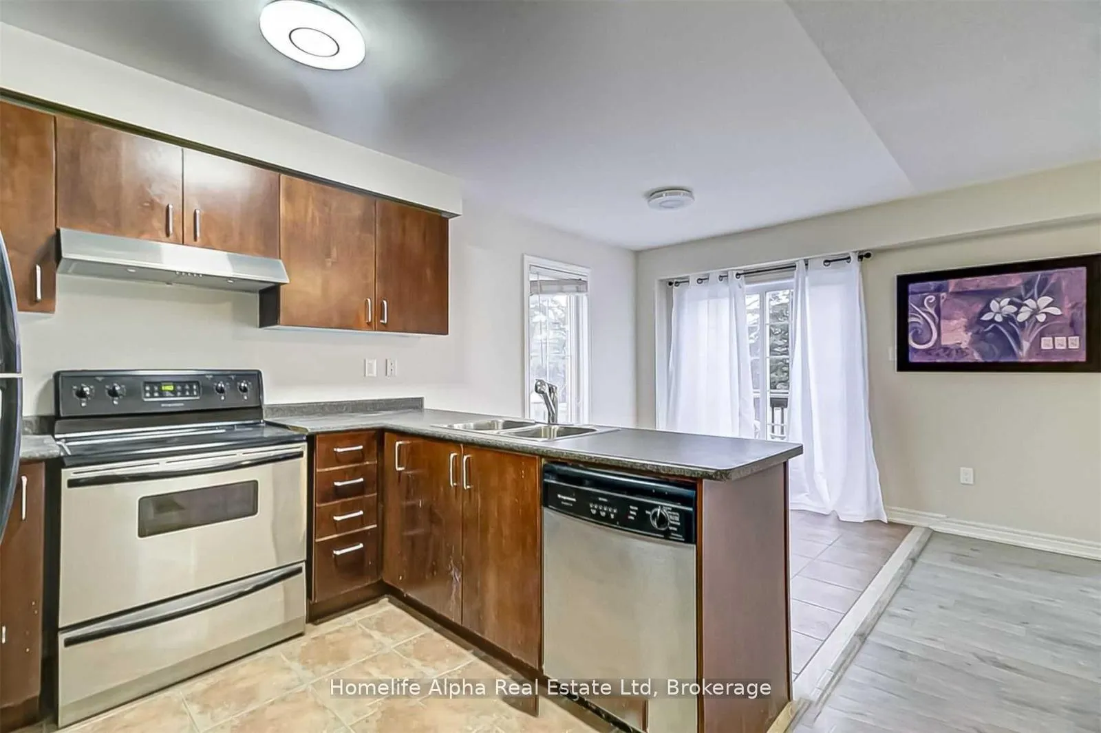 Photo 5 of 1947 Secretariat Place, Oshawa, Windfields — HOMEH