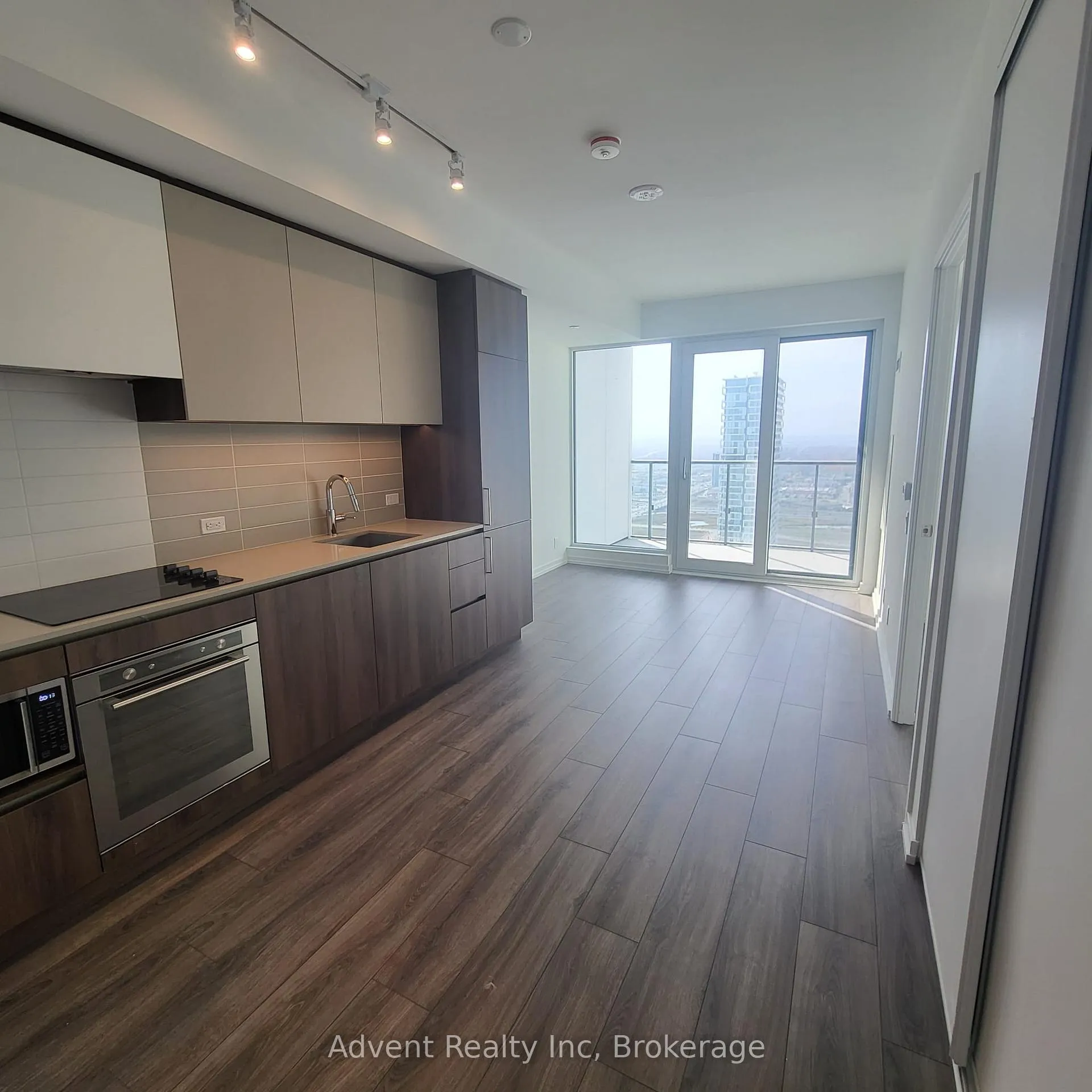 Photo 3 of Unit 5505, 7890 Jane Street, Vaughan, Concord — HOMEH
