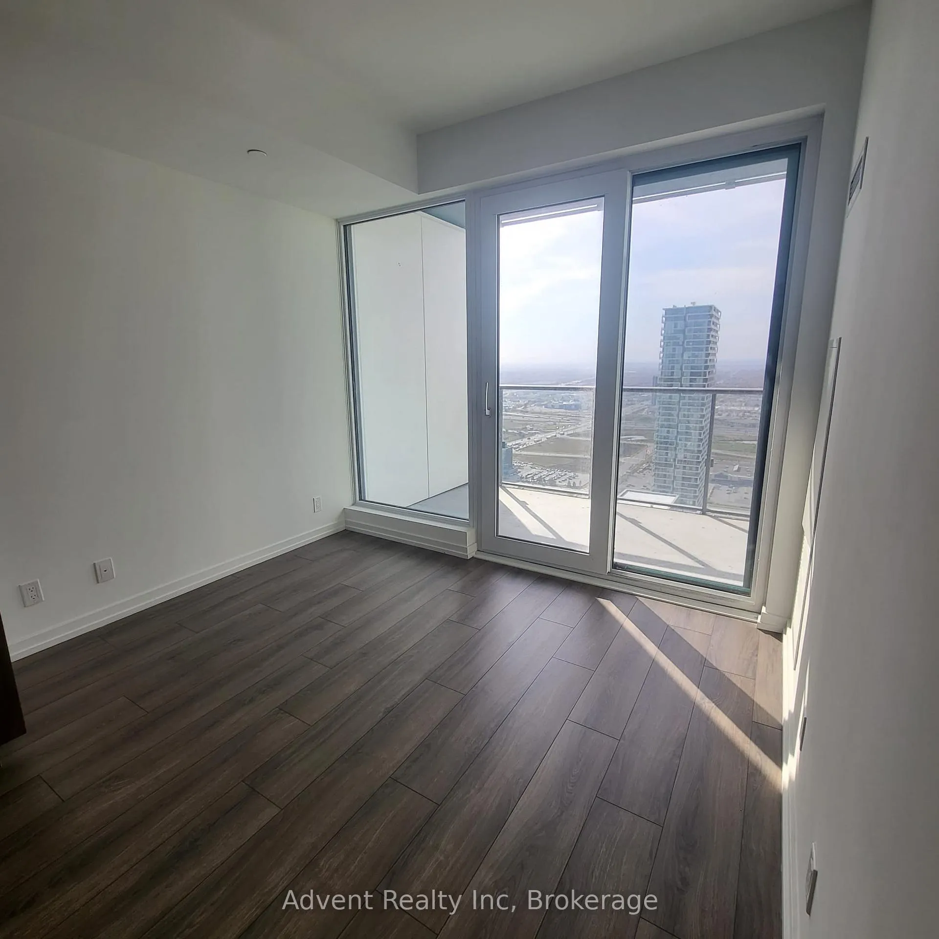 Photo 4 of Unit 5505, 7890 Jane Street, Vaughan, Concord — HOMEH