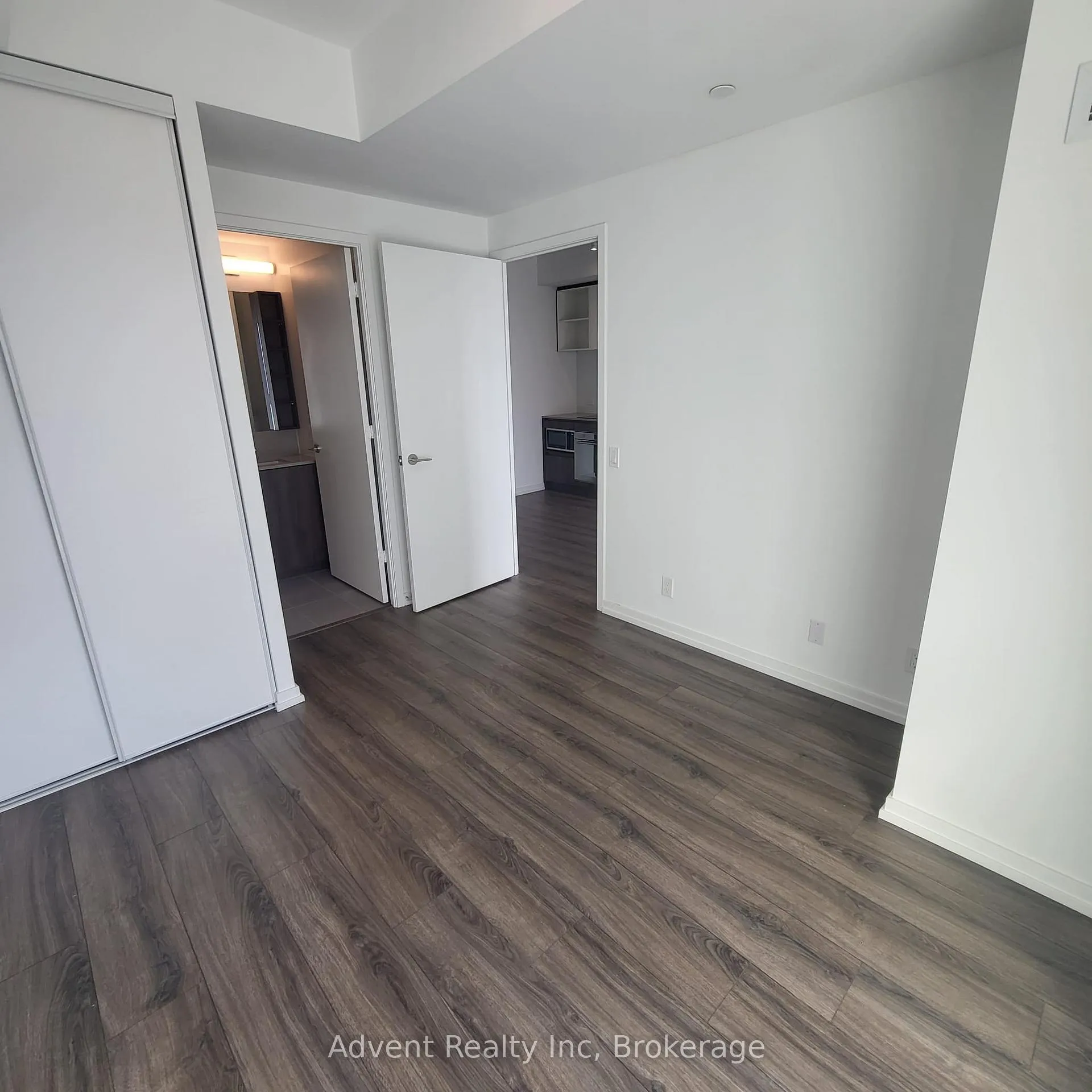Photo 5 of Unit 5505, 7890 Jane Street, Vaughan, Concord — HOMEH