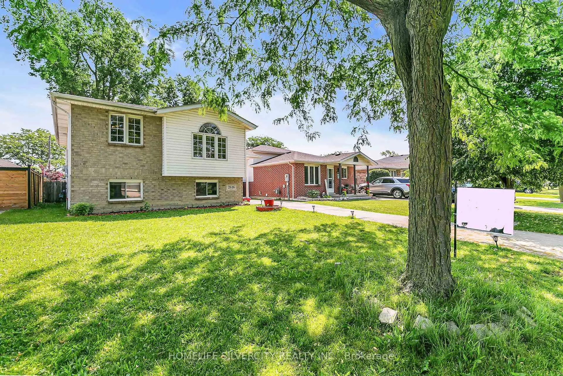 Photo 2 of 2616 Allyson Avenue, Windsor — HOMEH