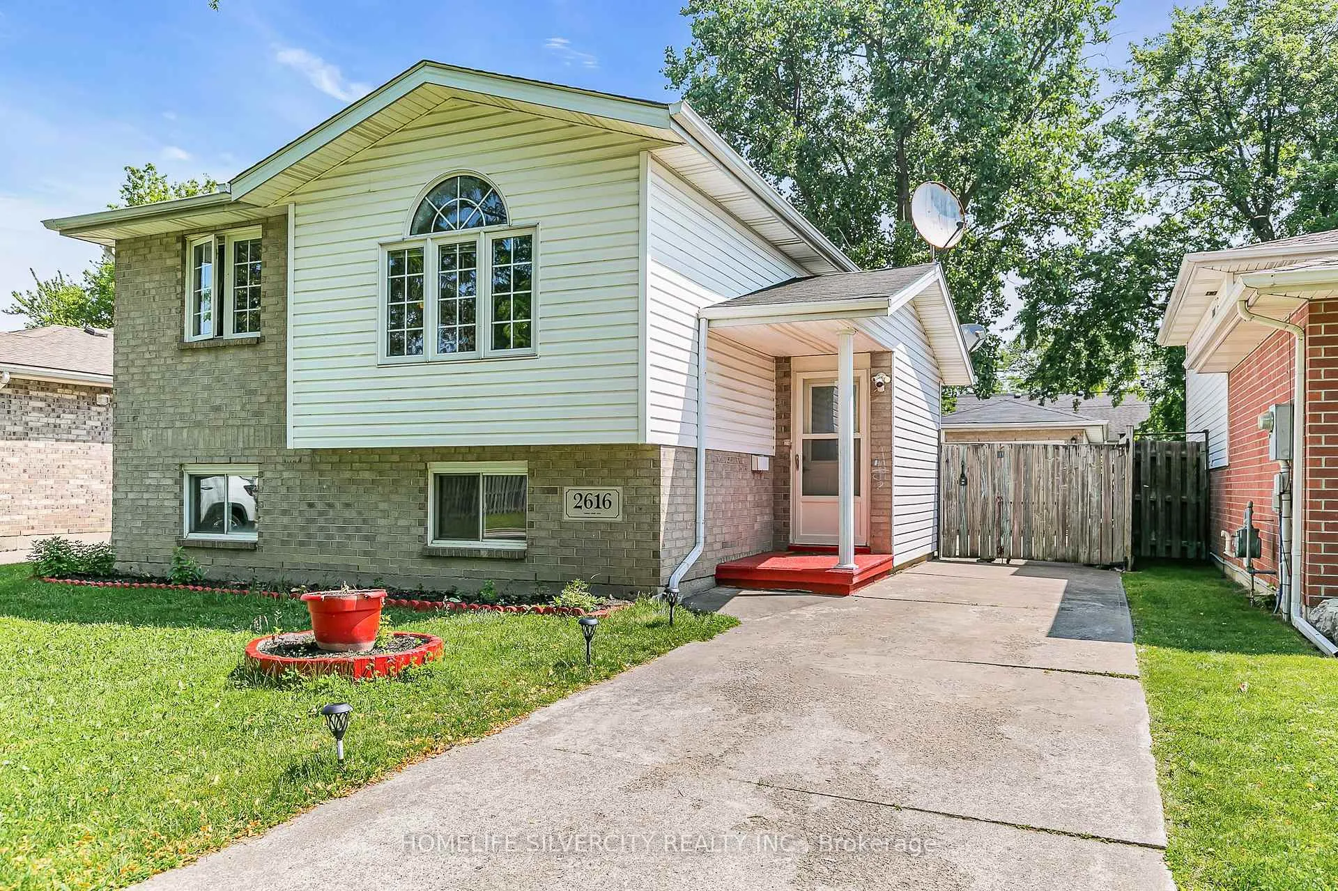 Photo 3 of 2616 Allyson Avenue, Windsor — HOMEH