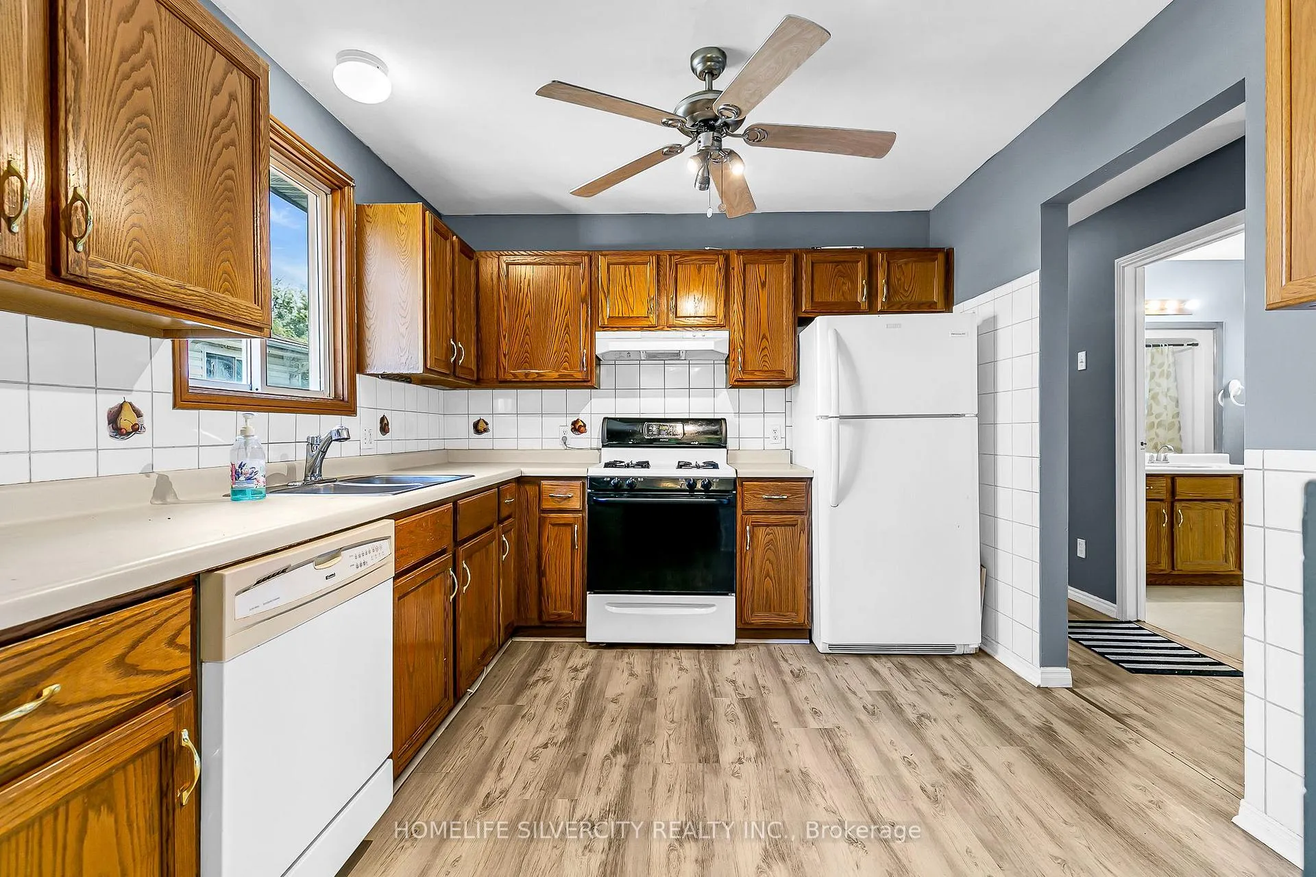 Photo 11 of 2616 Allyson Avenue, Windsor — HOMEH