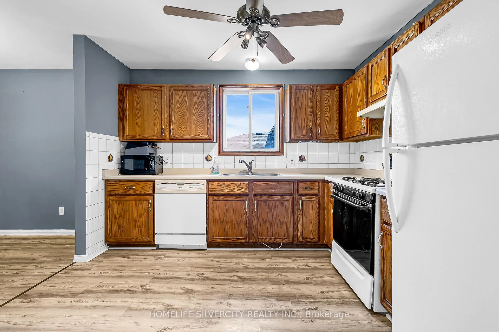 Photo 12 of 2616 Allyson Avenue, Windsor — HOMEH