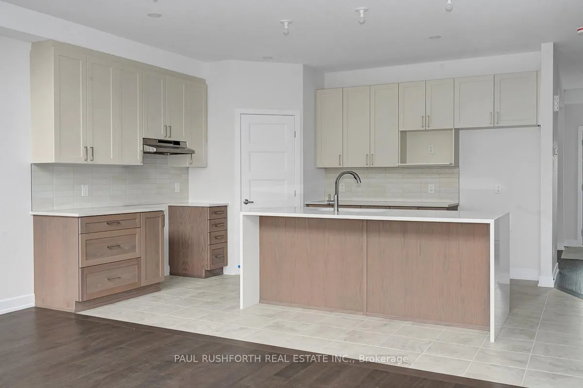 Photo 7 of 124 Chandelle Private, Ottawa, Carp — HOMEH