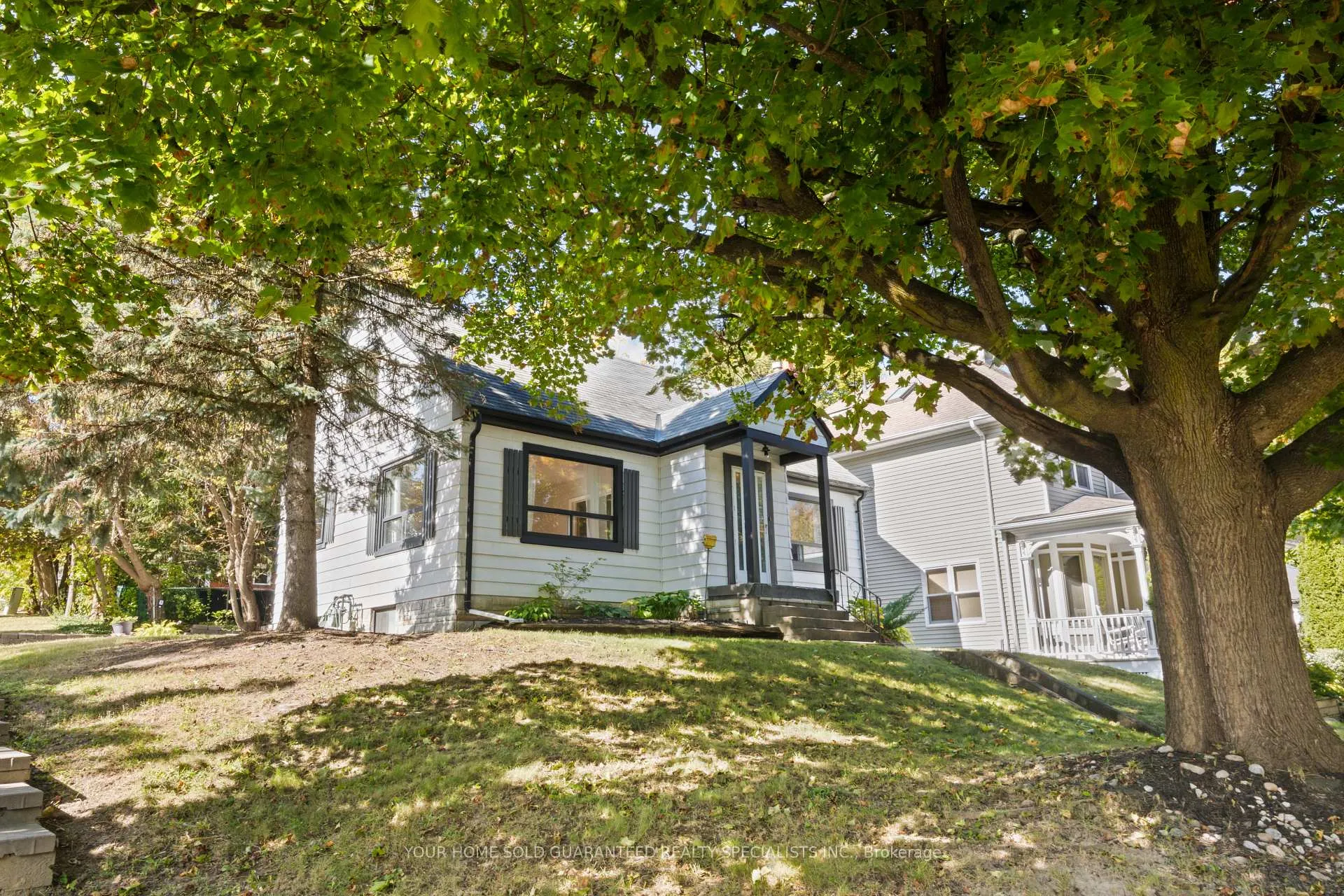Photo 1 of 122 Gurnett Street, Aurora, Aurora Village — HOMEH