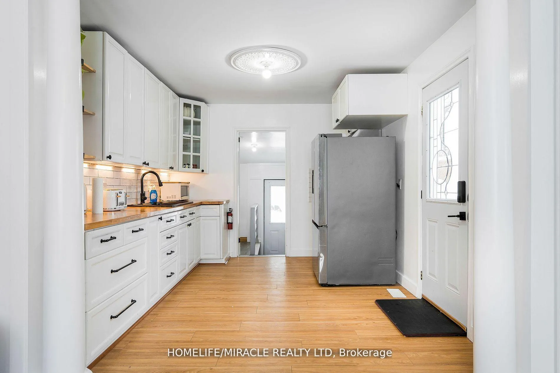 Photo 7 of 101 River Road E, Wasaga Beach — HOMEH