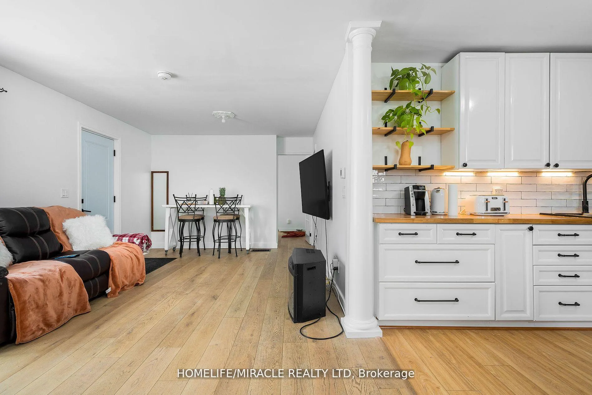 Photo 11 of 101 River Road E, Wasaga Beach — HOMEH