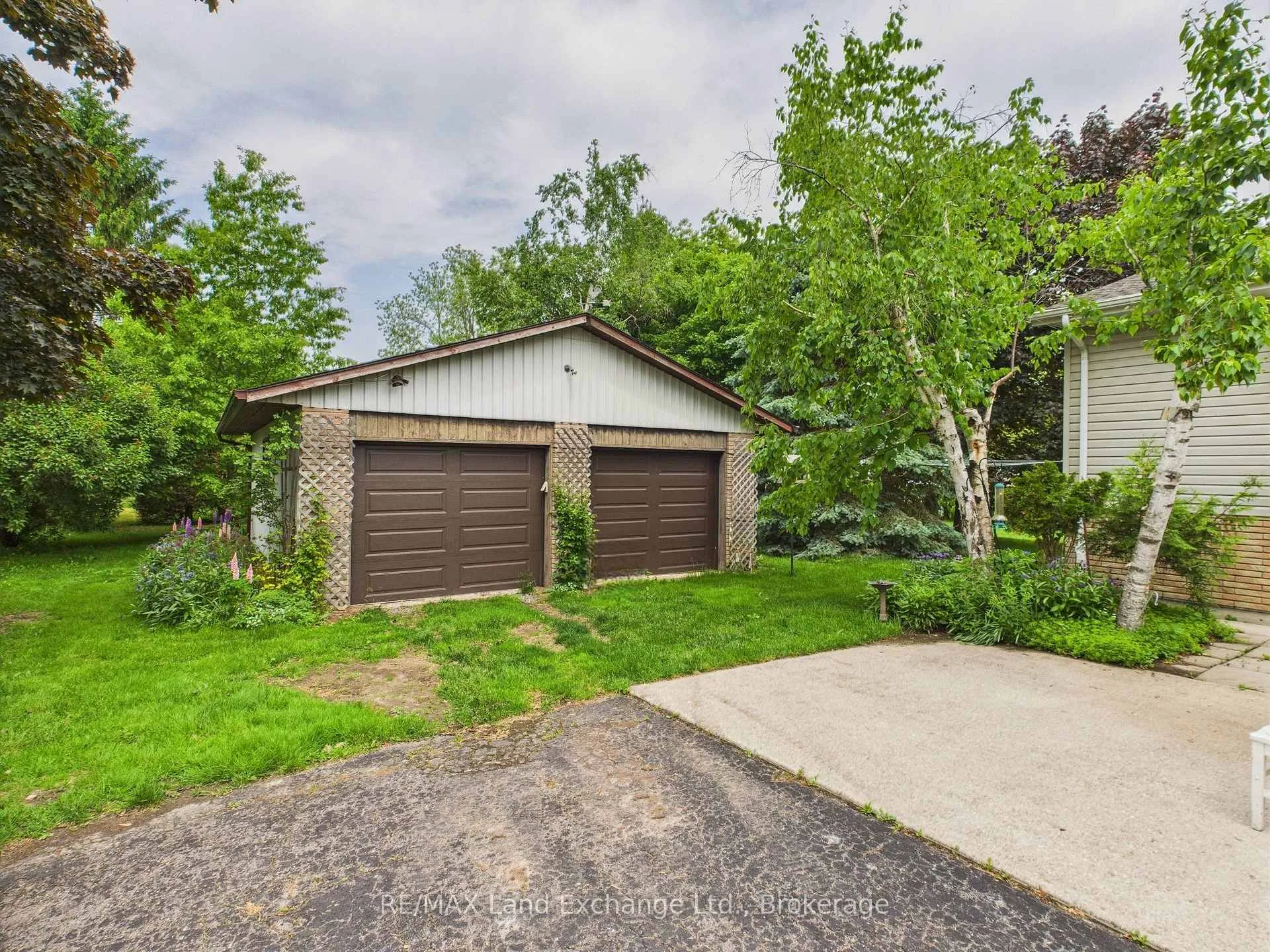 Photo 4 of 5 William Street, Huron-Kinloss — HOMEH