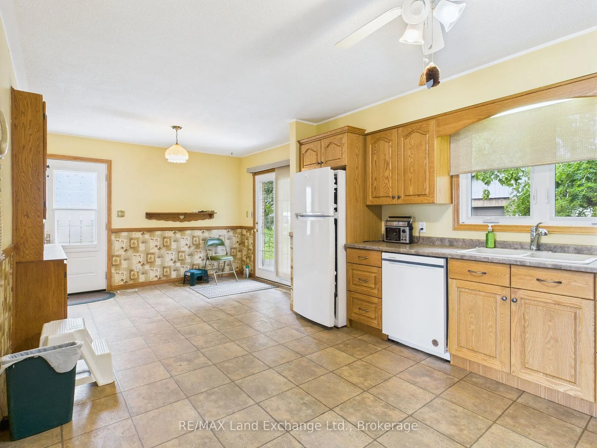 Photo 10 of 5 William Street, Huron-Kinloss — HOMEH