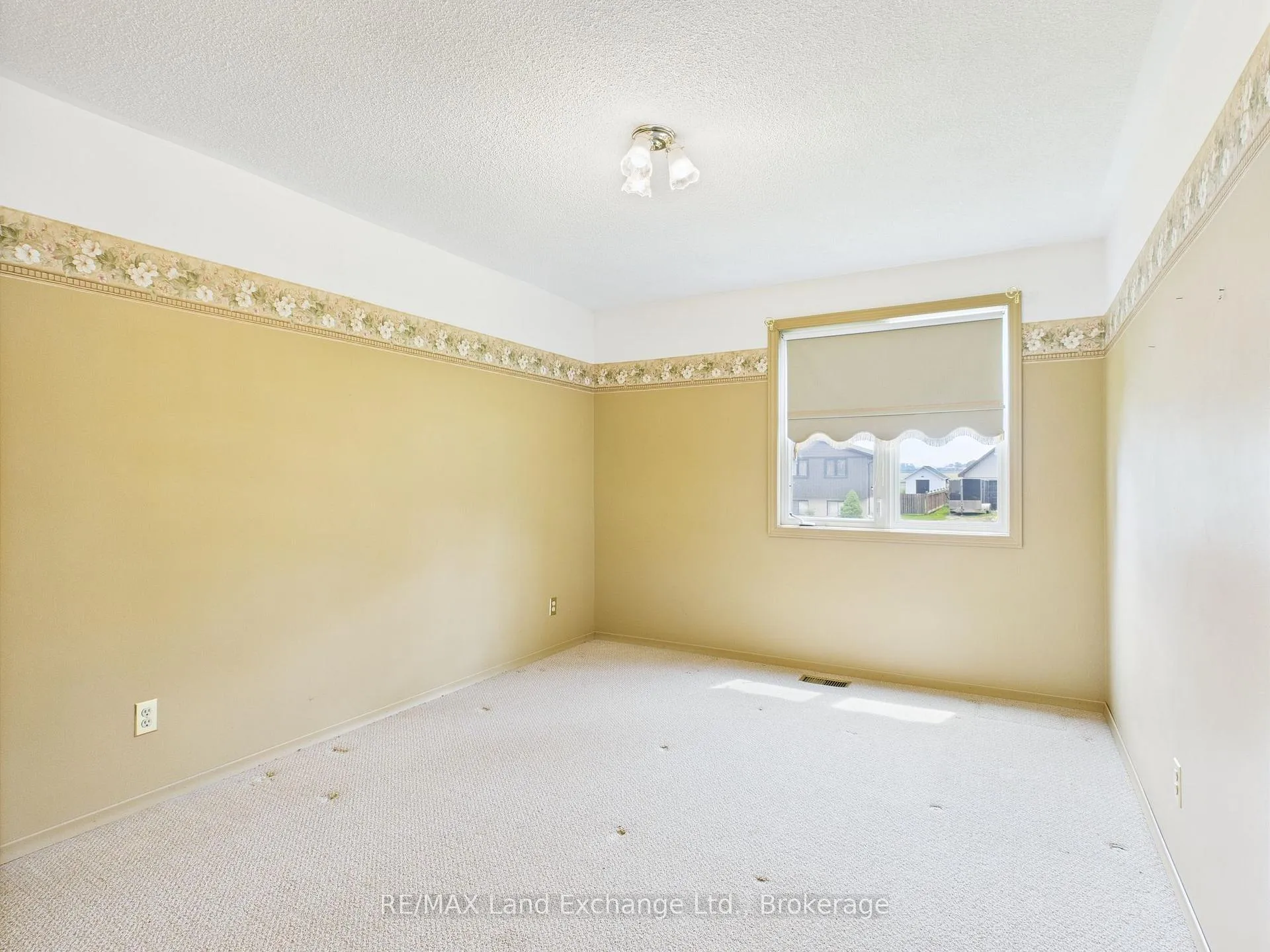 Photo 17 of 5 William Street, Huron-Kinloss — HOMEH