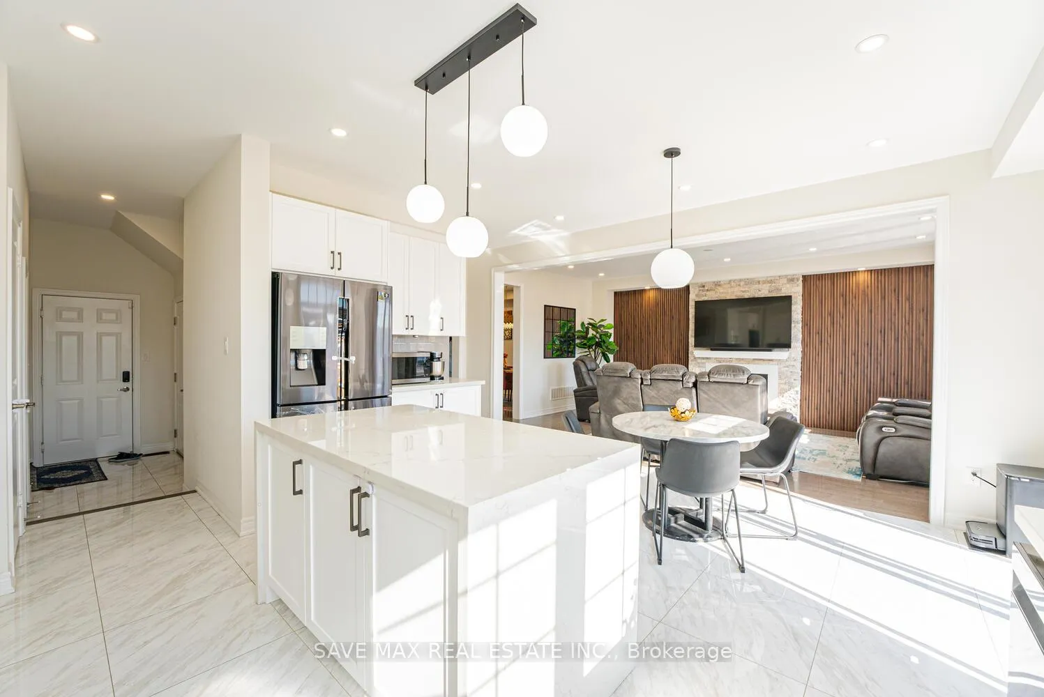 Photo 12 of 22 Fruitvale Circle, Brampton, Northwest Brampton — HOMEH