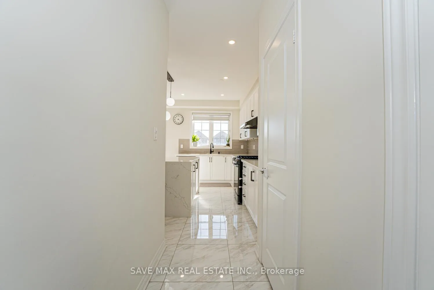 Photo 13 of 22 Fruitvale Circle, Brampton, Northwest Brampton — HOMEH
