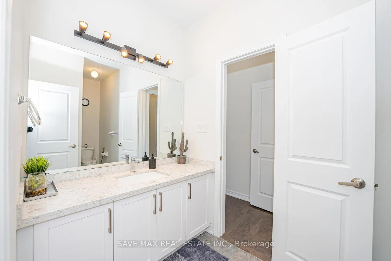 Photo 37 of 22 Fruitvale Circle, Brampton, Northwest Brampton — HOMEH
