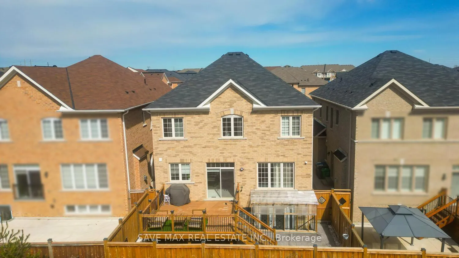 Photo 43 of 22 Fruitvale Circle, Brampton, Northwest Brampton — HOMEH