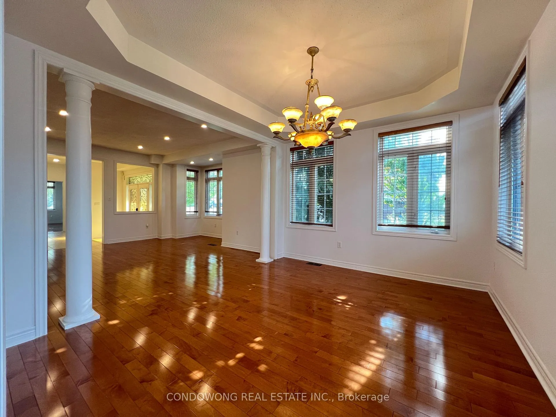Photo 8 of 194 Autumn Hill Boulevard, Vaughan, Patterson — HOMEH