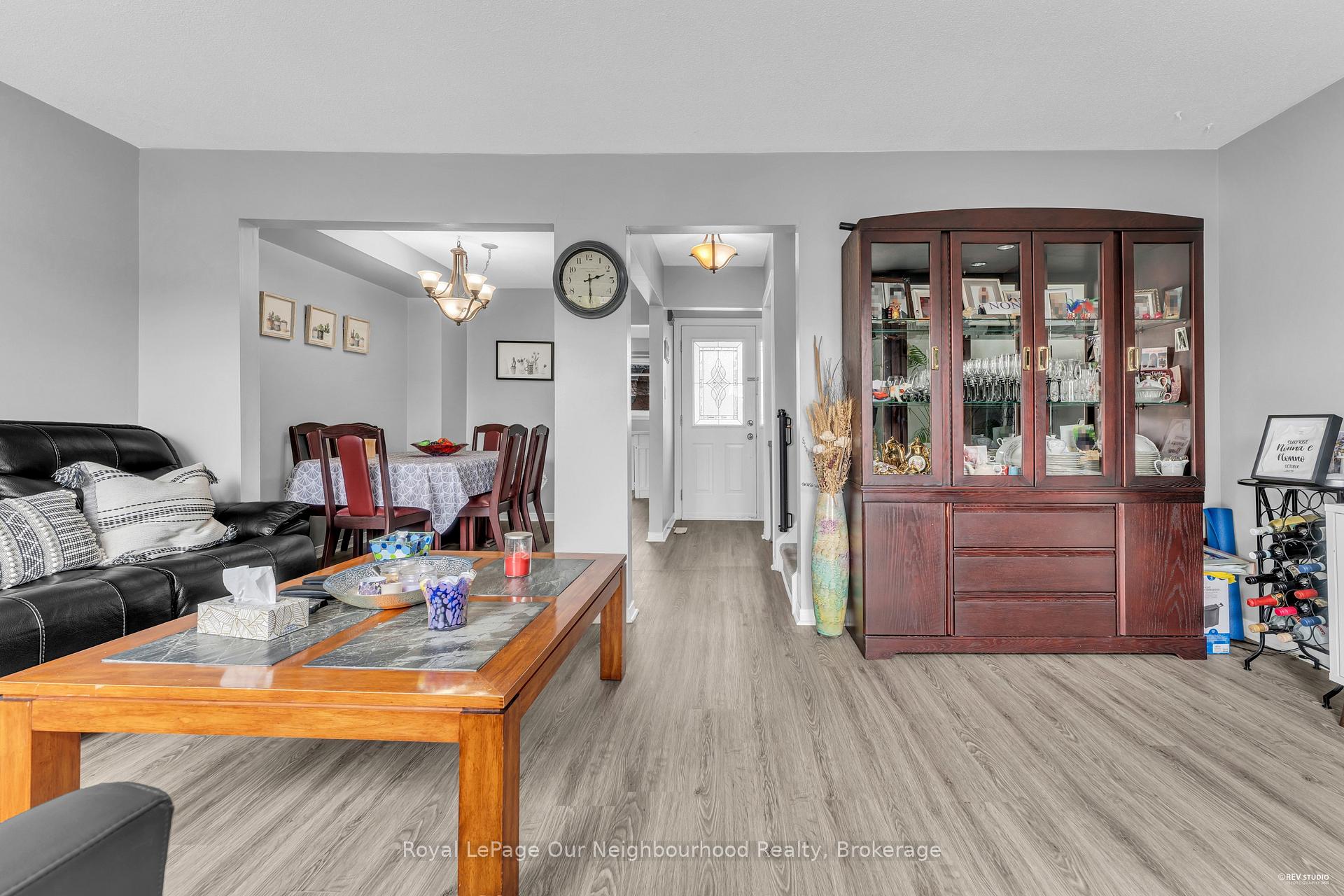 Photo 6 of 89 Chaucer Crescent, Barrie, Letitia Heights — HOMEH