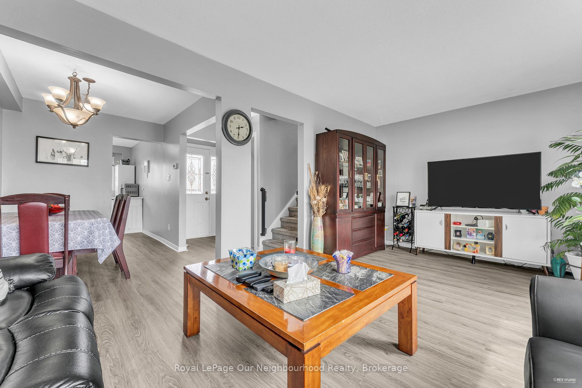 Photo 7 of 89 Chaucer Crescent, Barrie, Letitia Heights — HOMEH