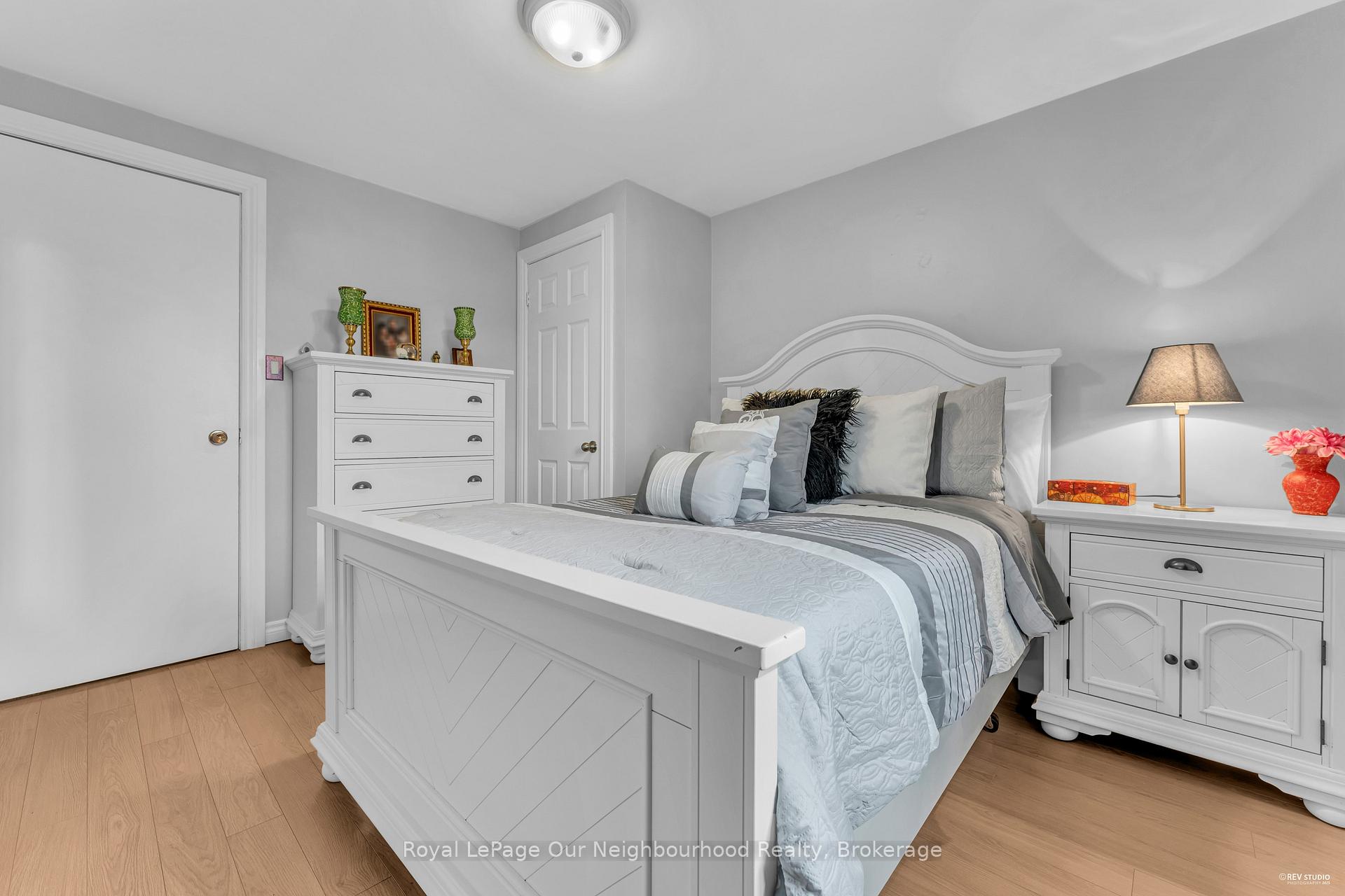Photo 16 of 89 Chaucer Crescent, Barrie, Letitia Heights — HOMEH