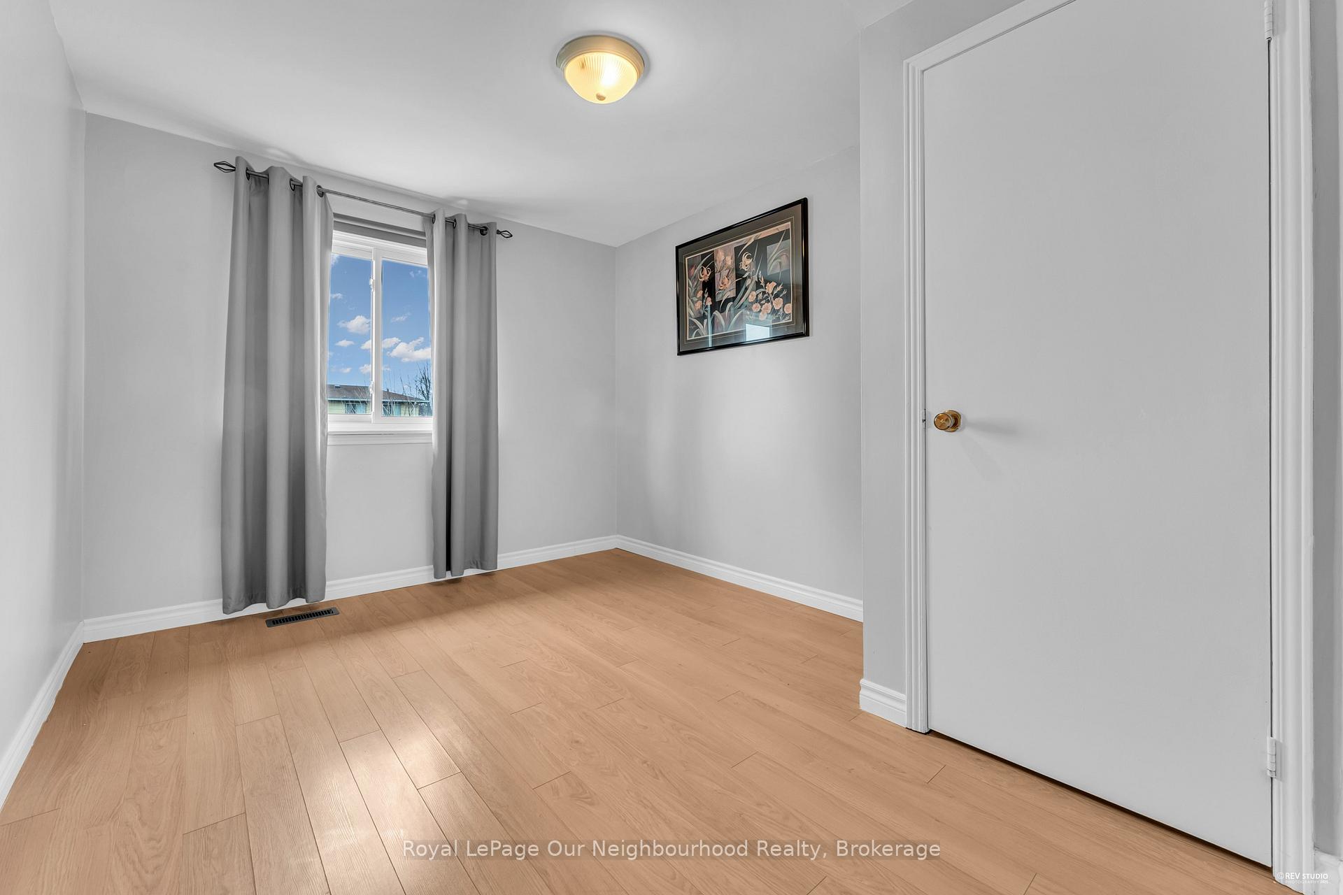 Photo 17 of 89 Chaucer Crescent, Barrie, Letitia Heights — HOMEH