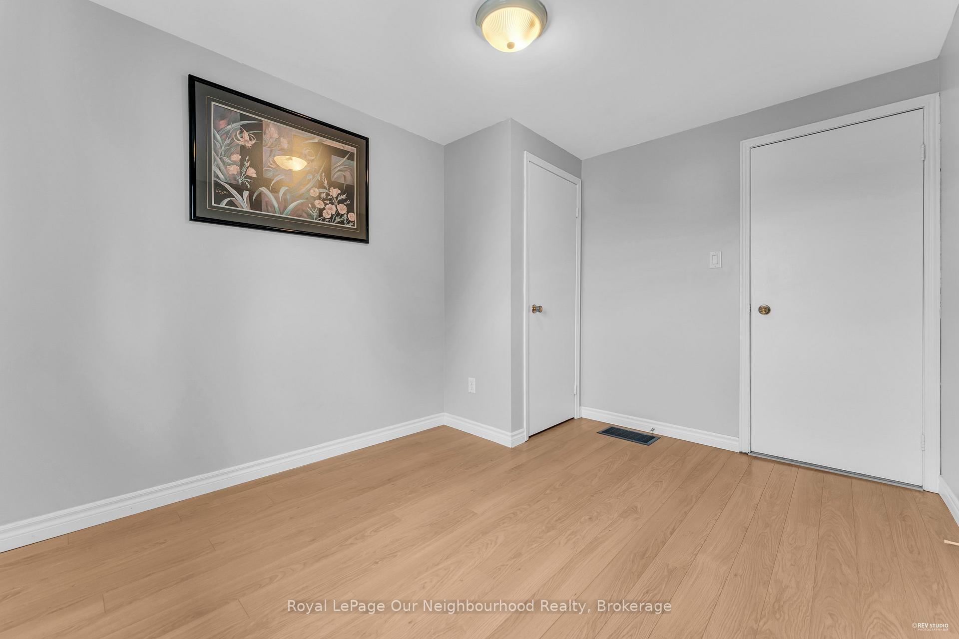 Photo 18 of 89 Chaucer Crescent, Barrie, Letitia Heights — HOMEH