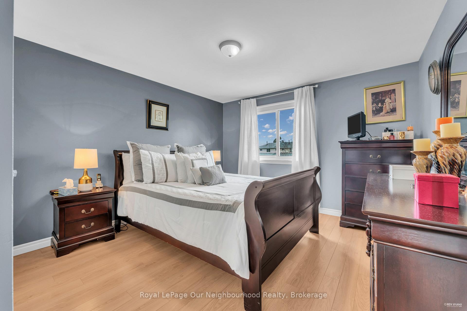Photo 20 of 89 Chaucer Crescent, Barrie, Letitia Heights — HOMEH