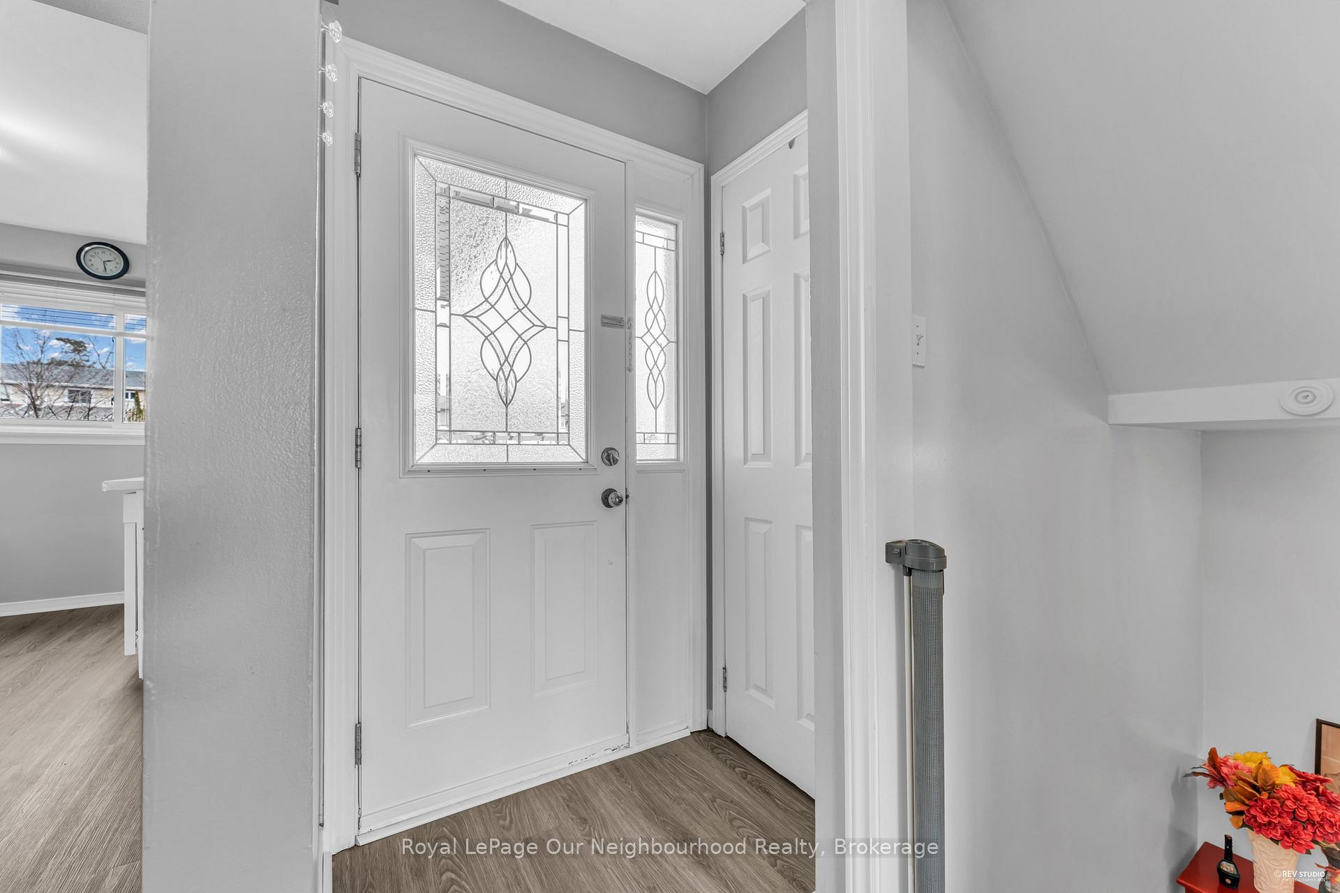 Photo 24 of 89 Chaucer Crescent, Barrie, Letitia Heights — HOMEH