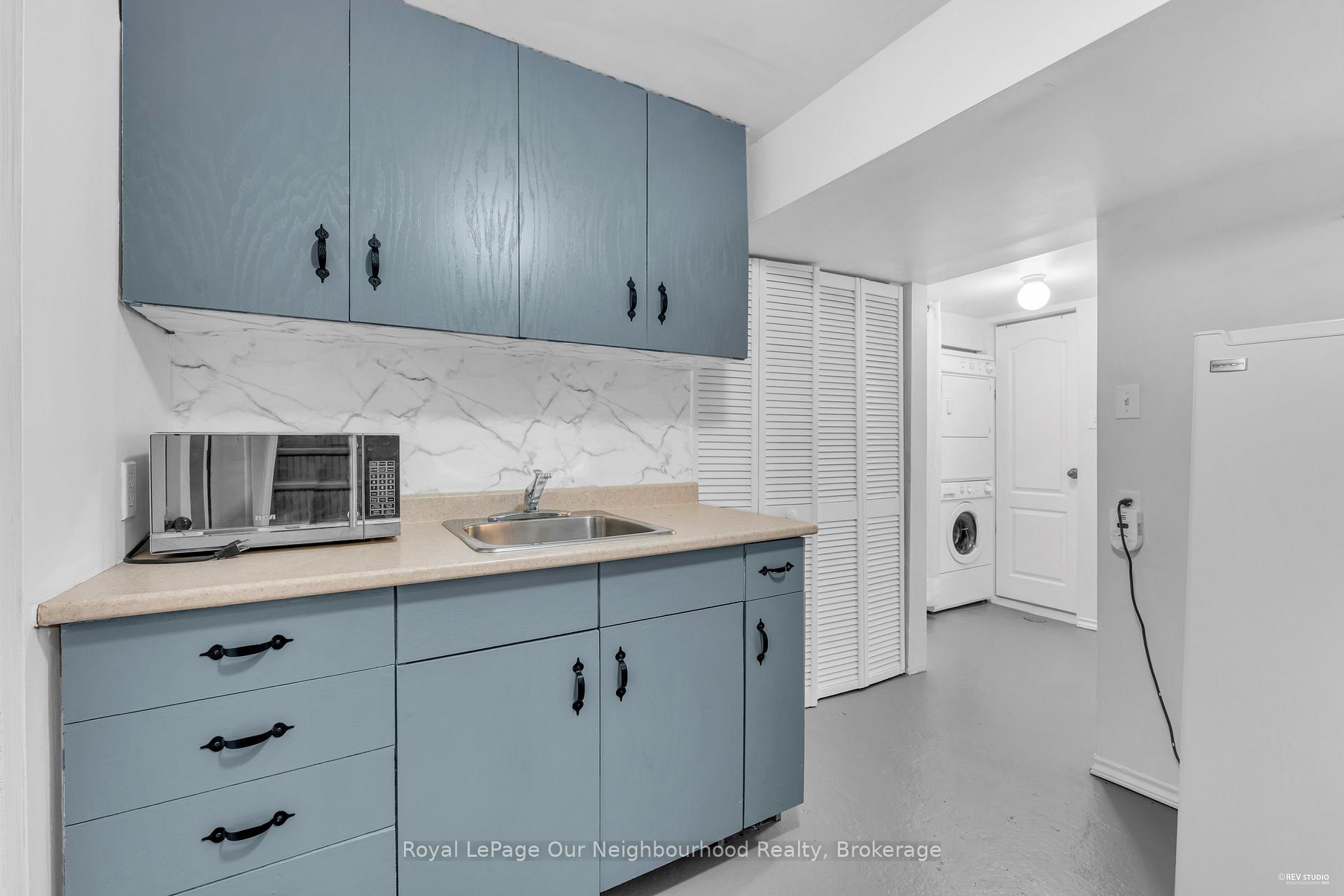 Photo 28 of 89 Chaucer Crescent, Barrie, Letitia Heights — HOMEH