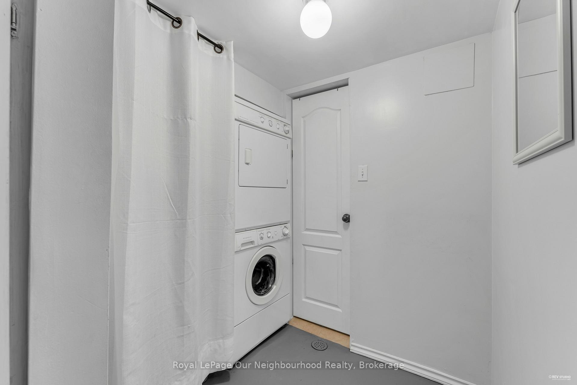 Photo 29 of 89 Chaucer Crescent, Barrie, Letitia Heights — HOMEH