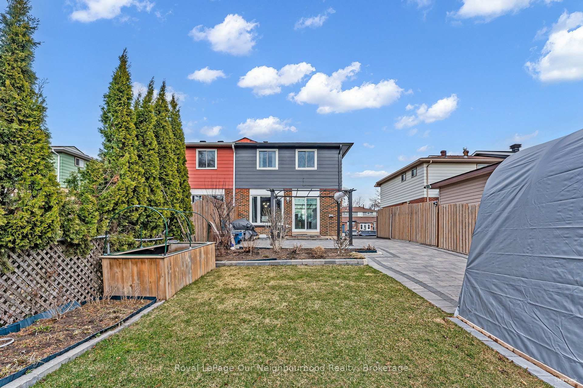 Photo 33 of 89 Chaucer Crescent, Barrie, Letitia Heights — HOMEH