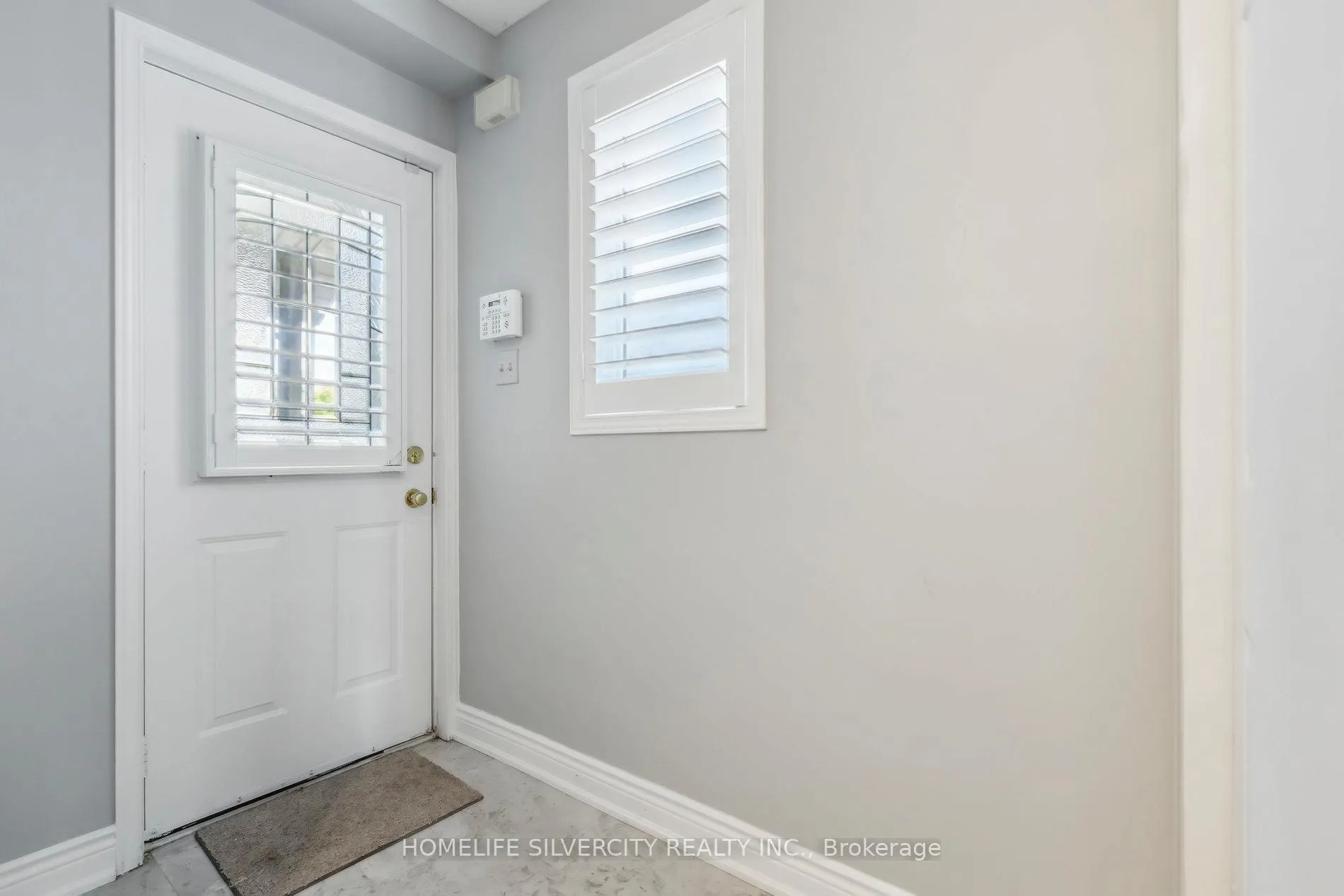 Photo 4 of 221 Grey Fox Drive, Kitchener — HOMEH