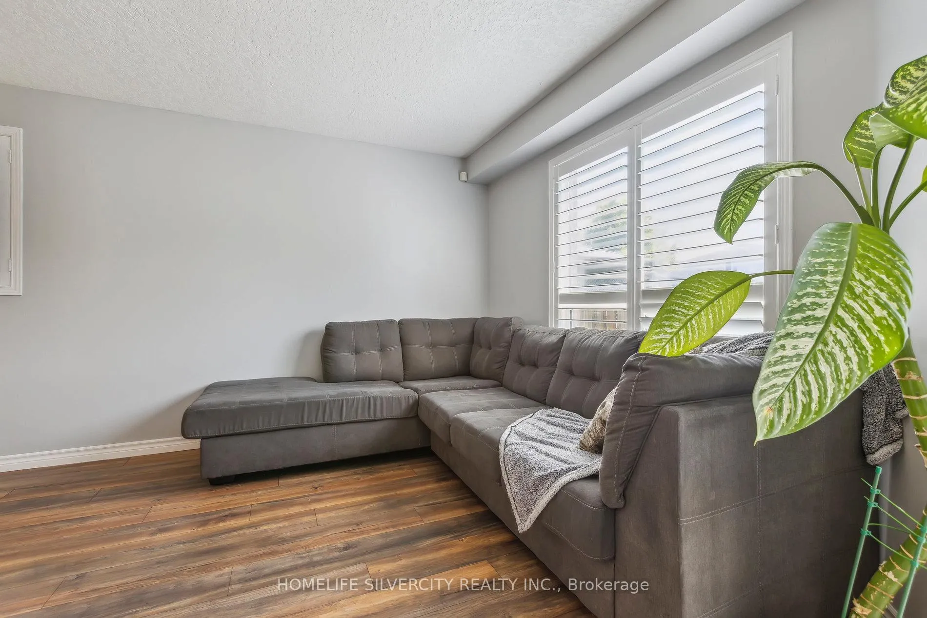 Photo 6 of 221 Grey Fox Drive, Kitchener — HOMEH