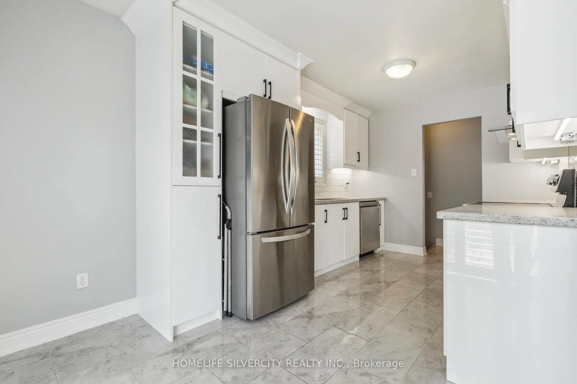 Photo 7 of 221 Grey Fox Drive, Kitchener — HOMEH