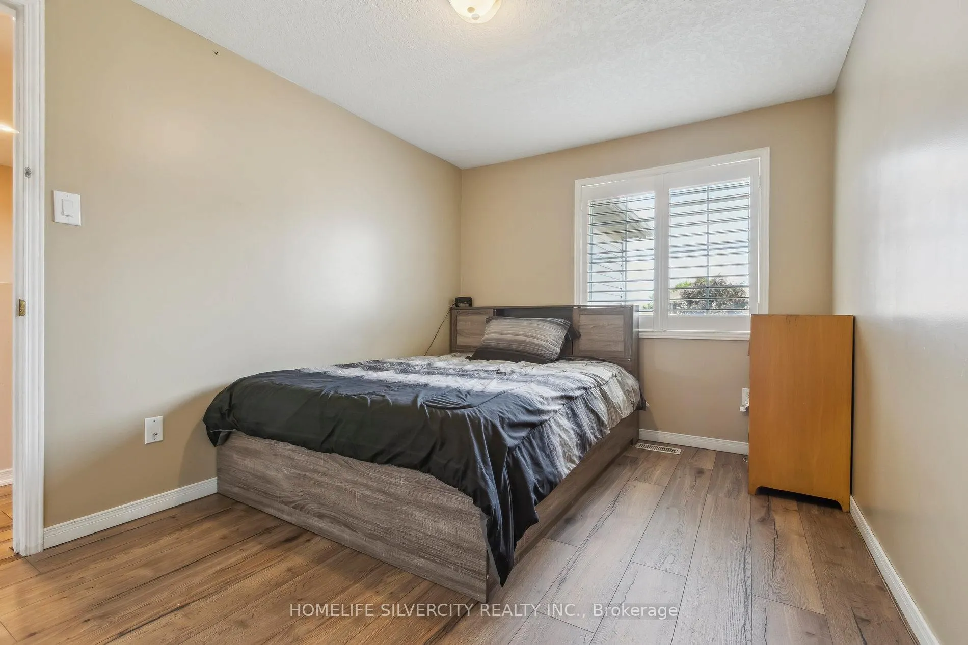 Photo 15 of 221 Grey Fox Drive, Kitchener — HOMEH