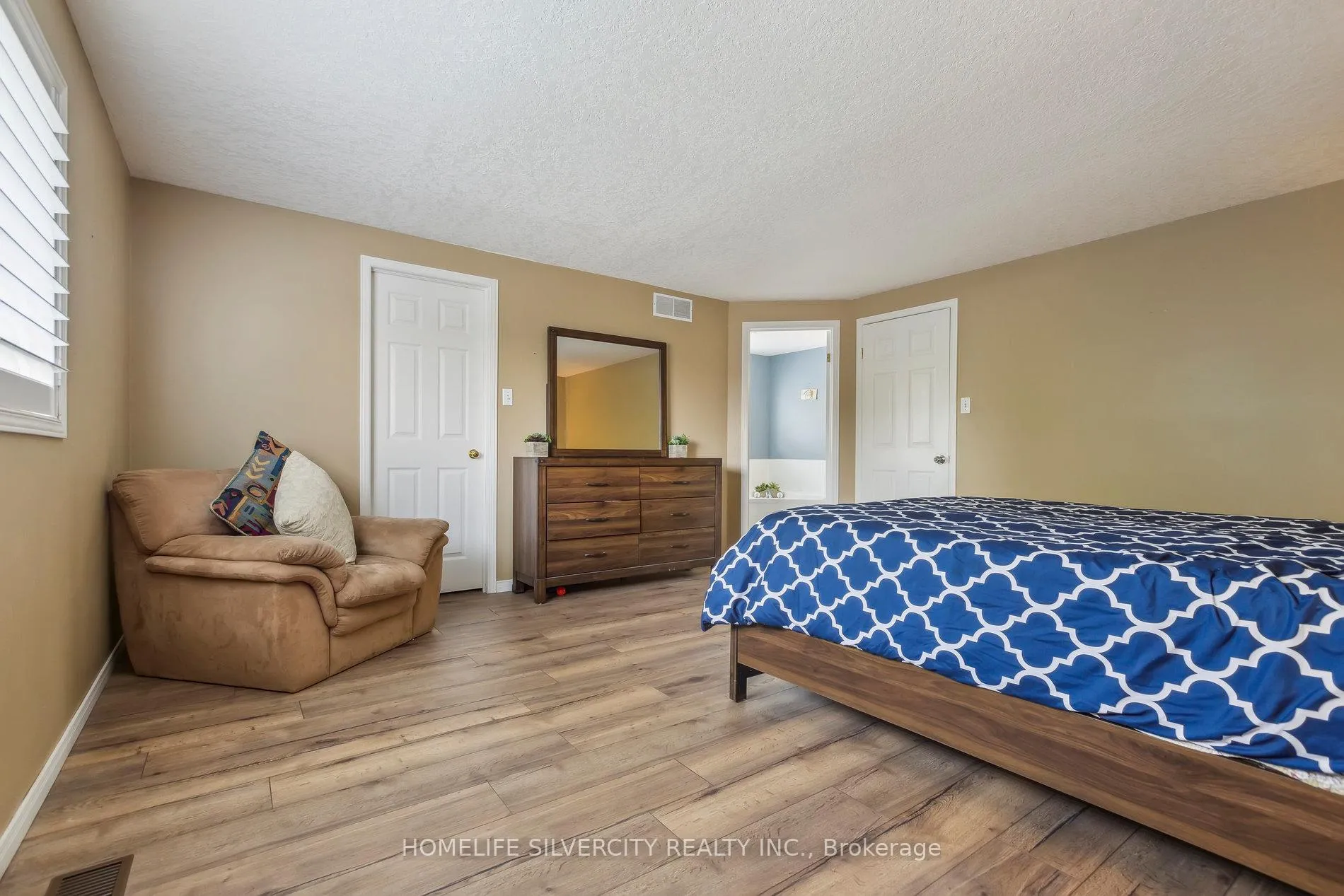 Photo 18 of 221 Grey Fox Drive, Kitchener — HOMEH