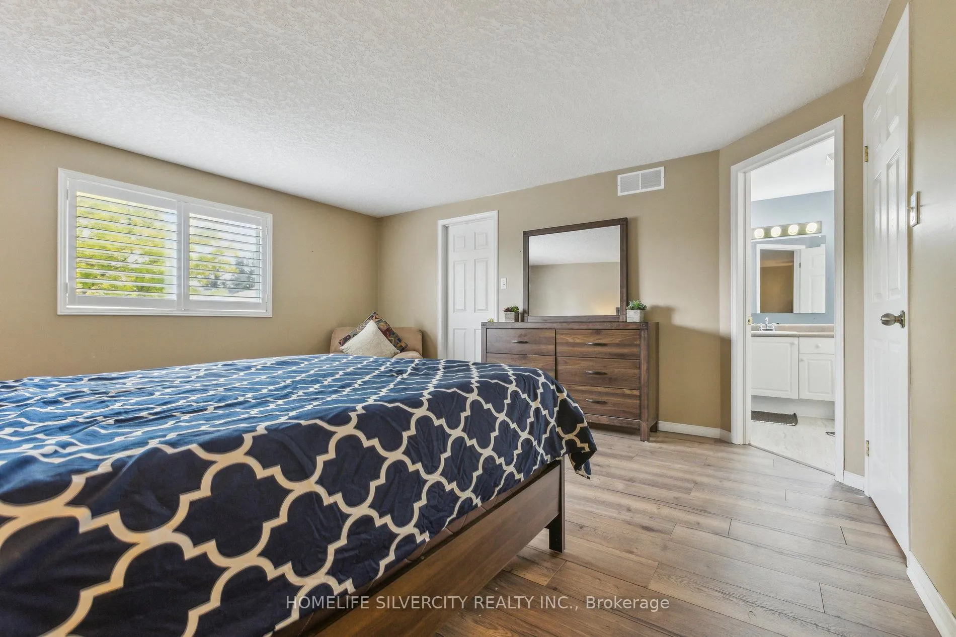 Photo 19 of 221 Grey Fox Drive, Kitchener — HOMEH