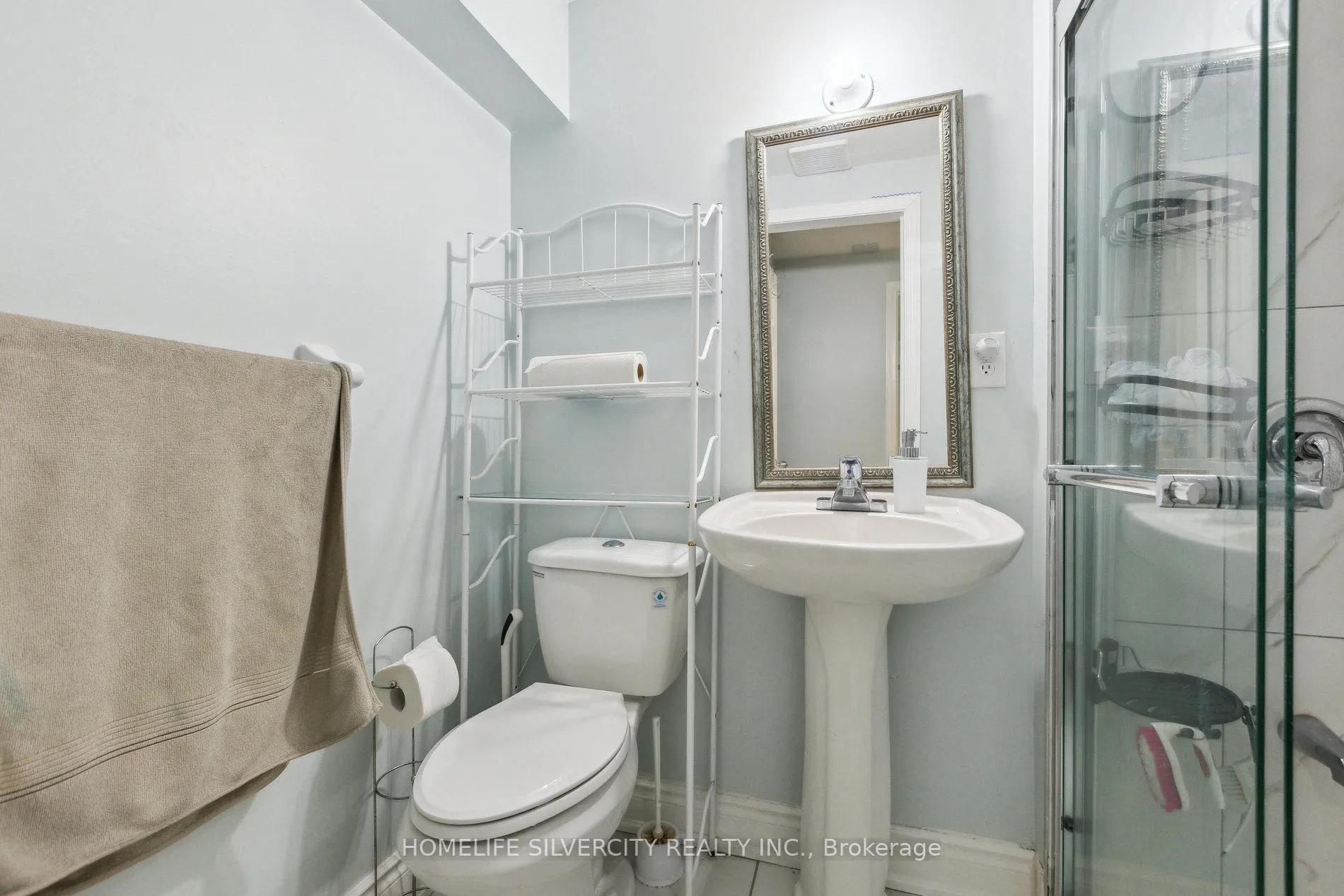 Photo 25 of 221 Grey Fox Drive, Kitchener — HOMEH