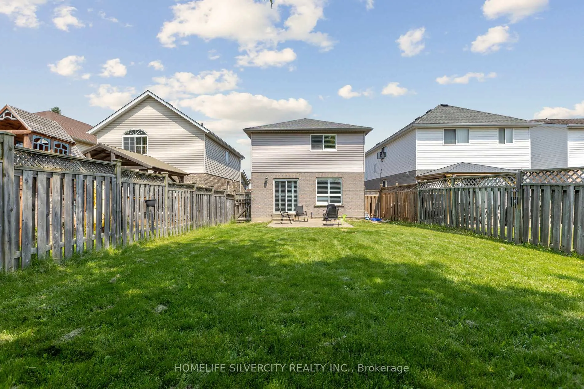 Photo 29 of 221 Grey Fox Drive, Kitchener — HOMEH