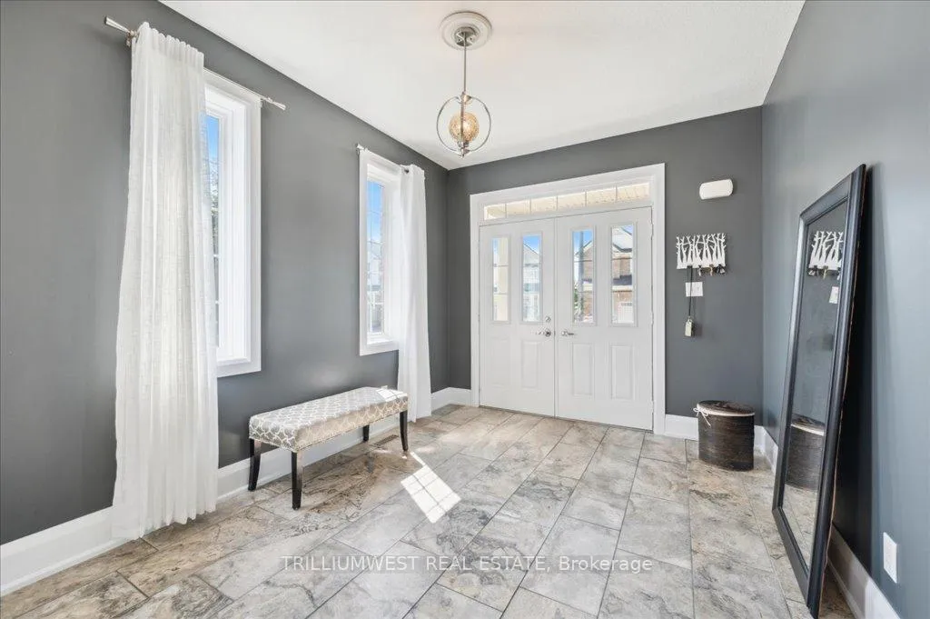 Photo 4 of 389 Bamberg Crescent, Waterloo — HOMEH