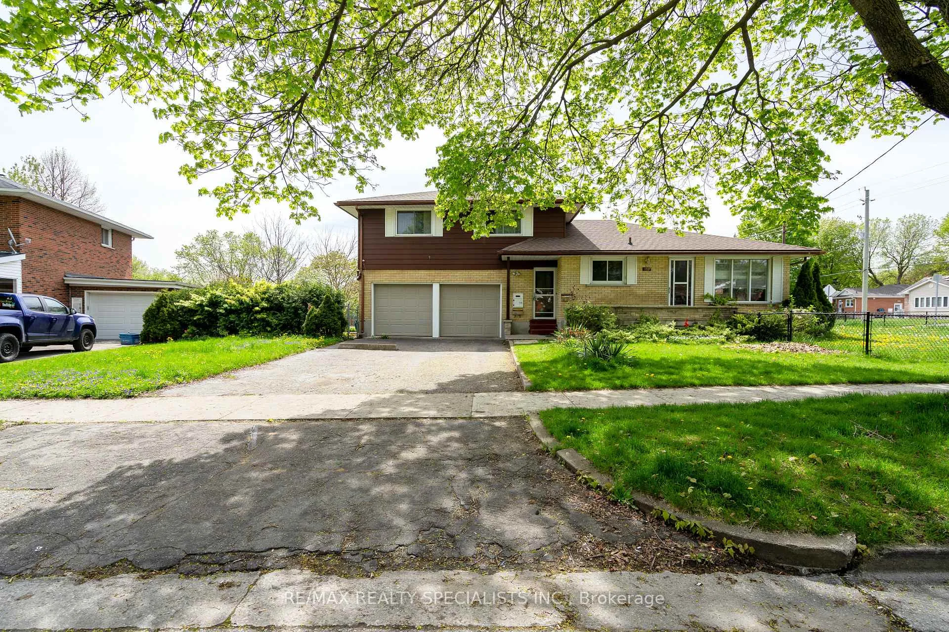Front of 155 Massey Avenue N