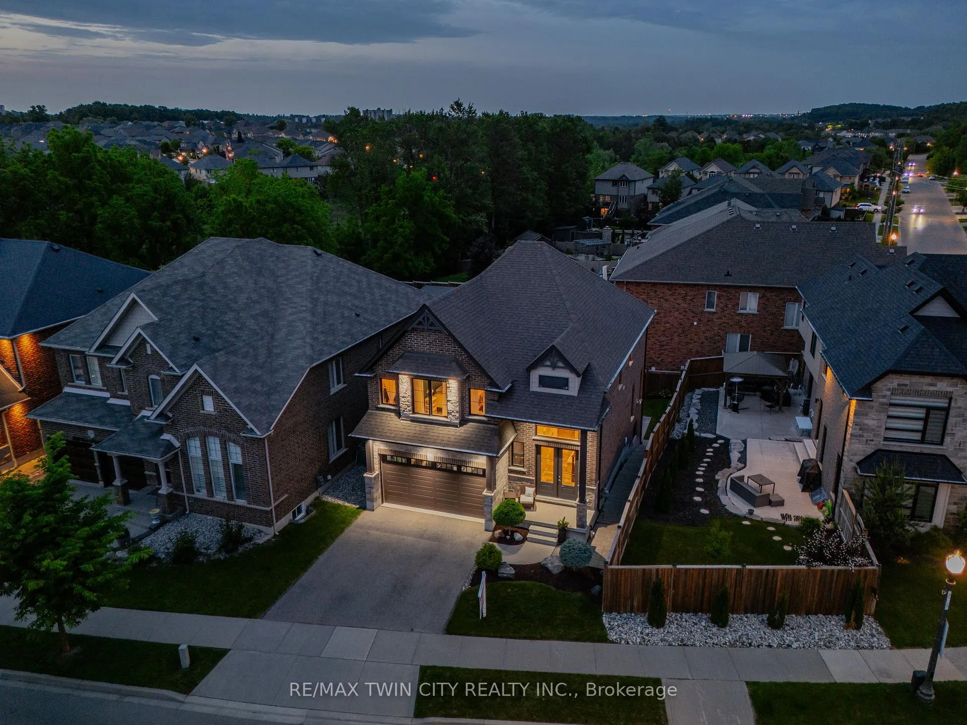 Photo 1 of 204 Evens Pond Crescent, Kitchener, Doon South — HOMEH