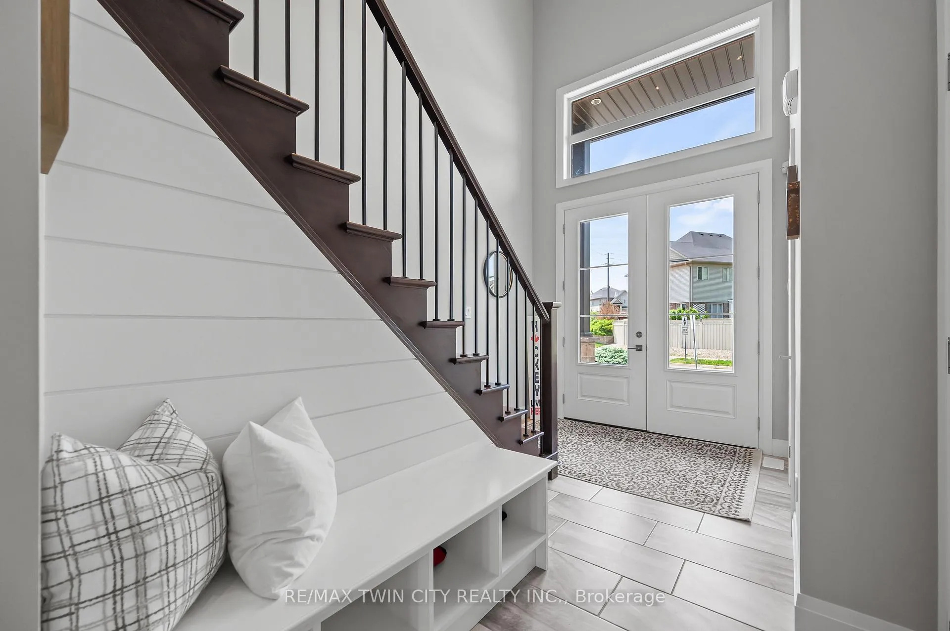 Photo 8 of 204 Evens Pond Crescent, Kitchener, Doon South — HOMEH